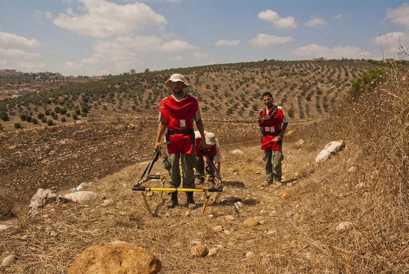 ITF visits Cluster Munitions Clearance operations in South Lebanon