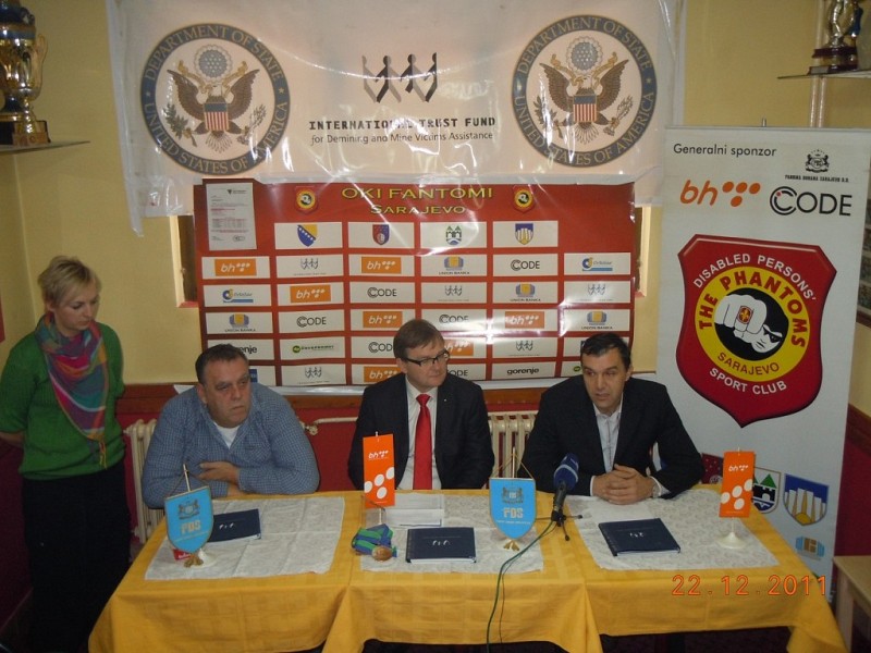 ITF donated two vehicles to sitting volleyball club Oki Phantoms
