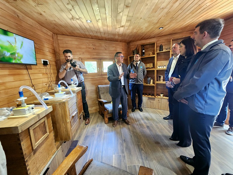 A New Beekeeping Center Creates Opportunities for Mine Victims 