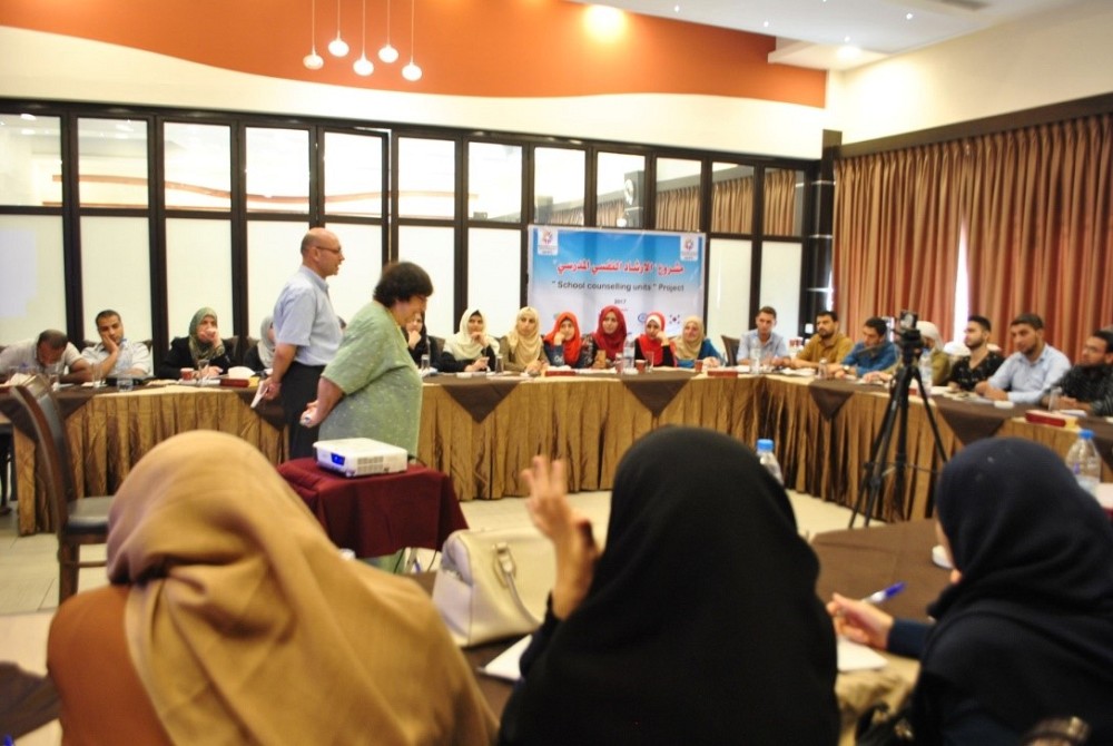 Training for teachers and school counsellors